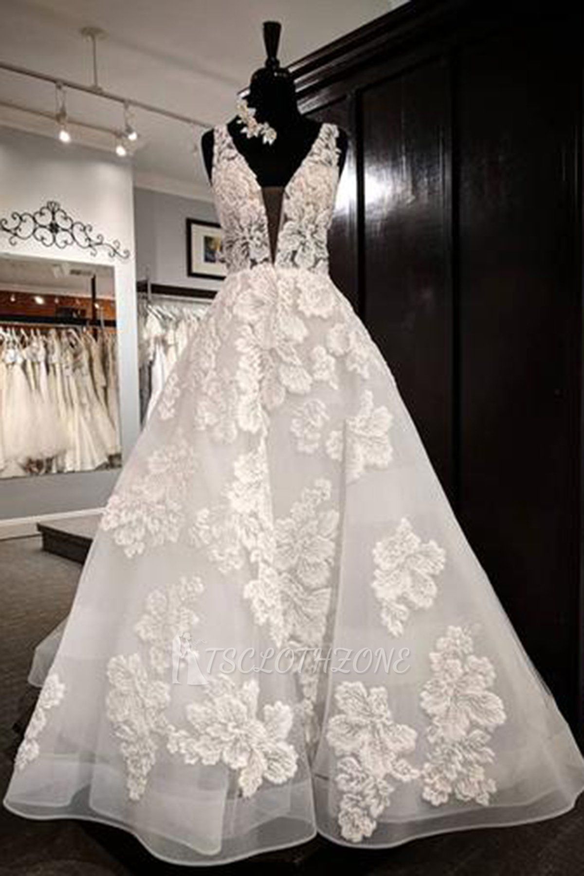 TsClothzone Glamorous White Tulle V-Neck Flower Long Wedding Dress Lace Applique Bridal Gowns On Sale