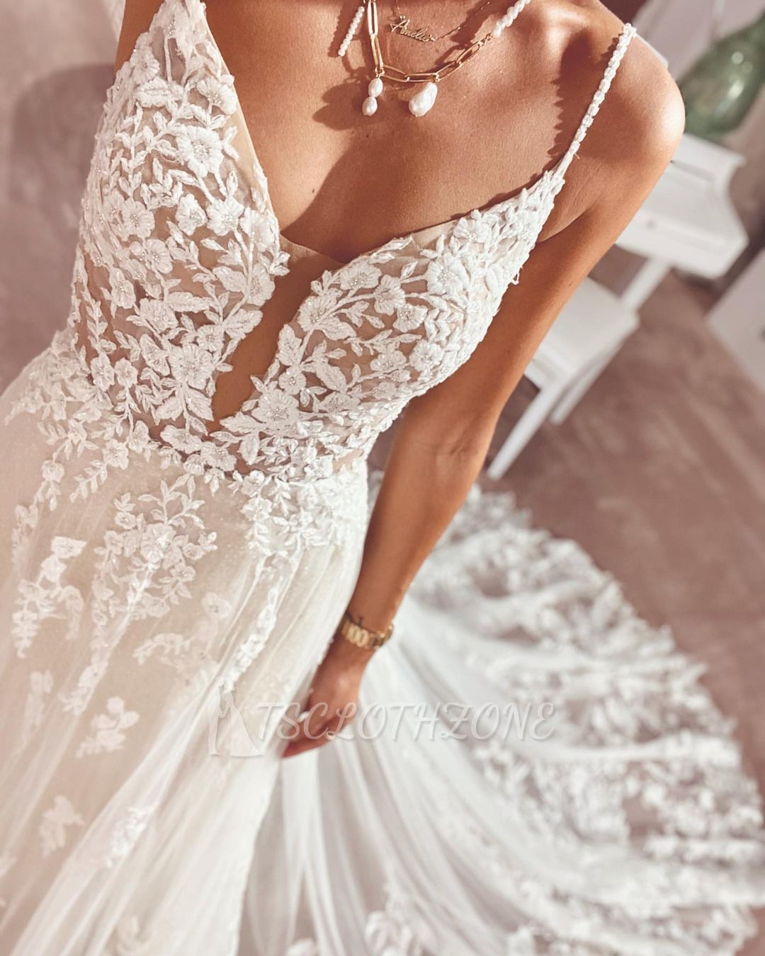 Tüll-Hochzeitskleid mit doppeltem V-Ausschnitt Aline, bodenlanges, ärmelloses Brautkleid mit Spaghettiträgern