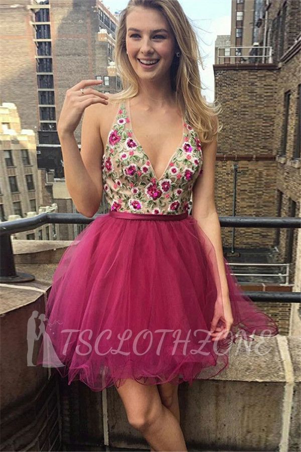 2022 Glamouröse kurze Abiballkleider mit V-Ausschnitt | Ärmelloses Blumen-Hoco-Kleid mit offenem Rücken