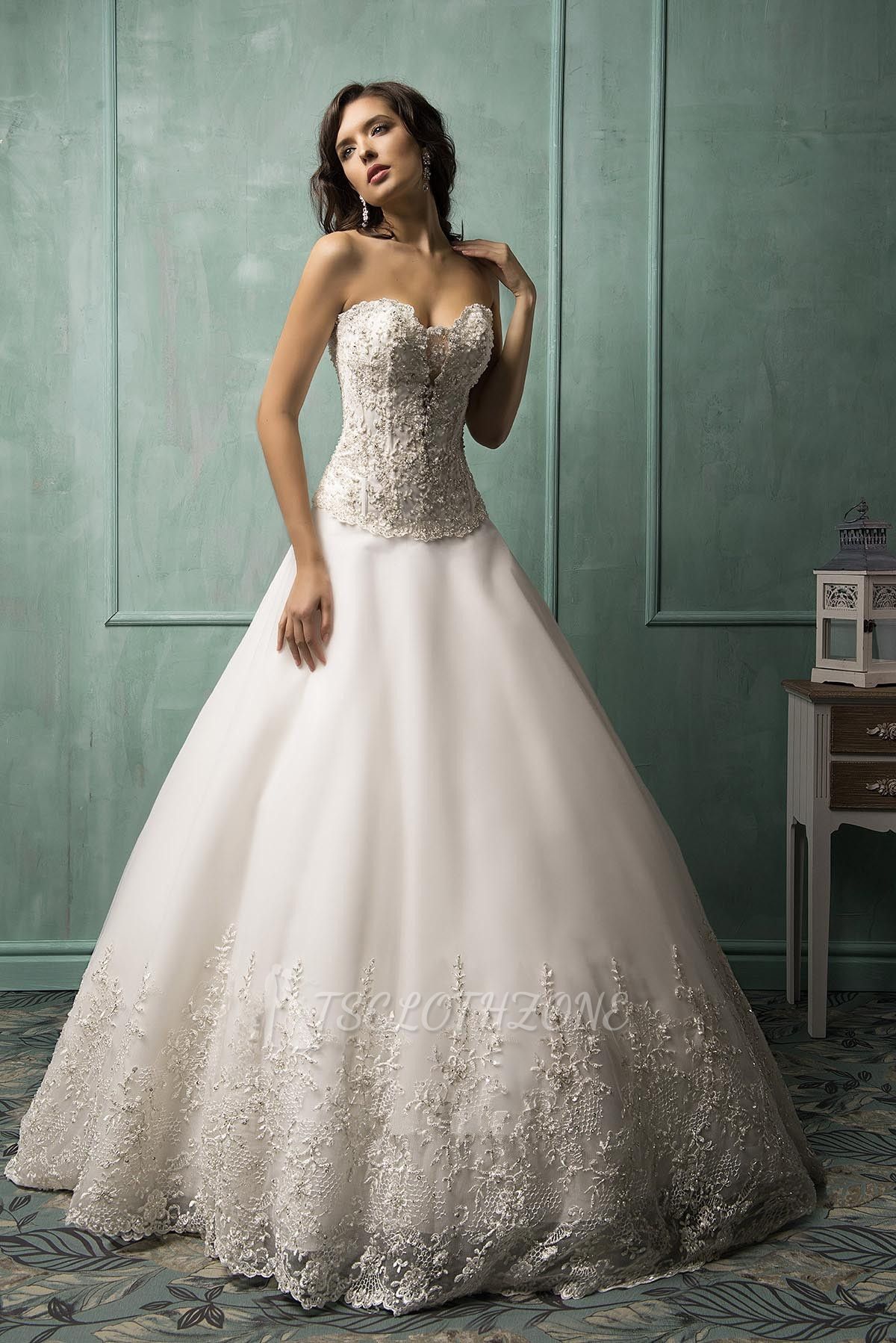 Gorgeous Sweetheart Lace 2022 Wedding Dress A-line Court Train Bridal Gown