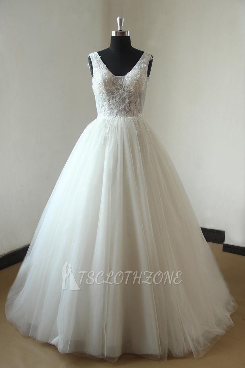 Wunderschönes ärmelloses Brautkleid mit V-Ausschnitt und Applikationen | Weiße Ballkleid Tüll Brautkleider