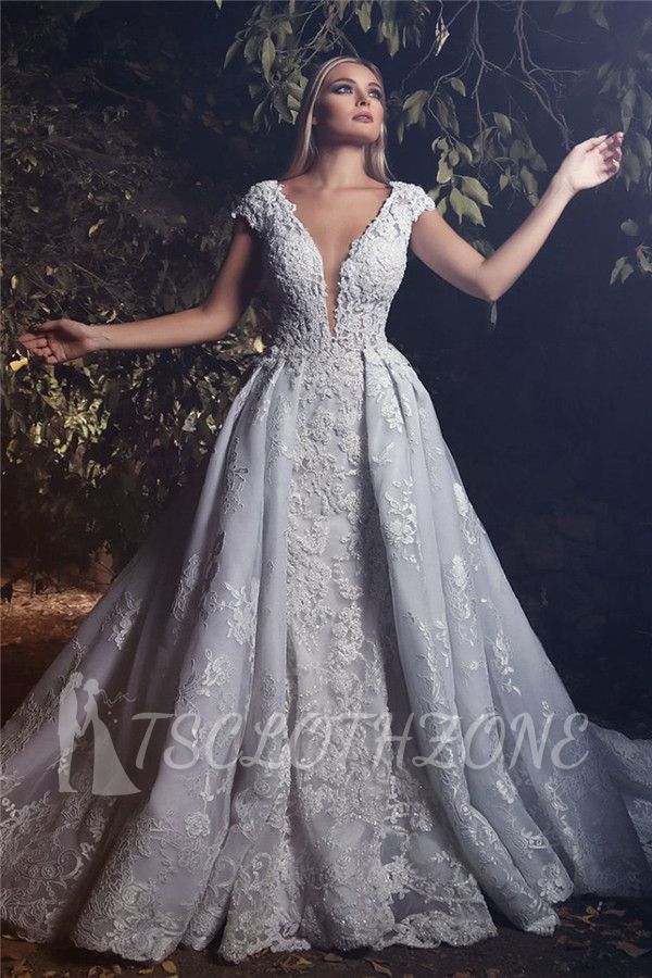 Deep V-neck Cap Sleeves 3D Lace Appliques Wedding Dresses 2022 Luxury Overskirt Court Train Bridal Dress