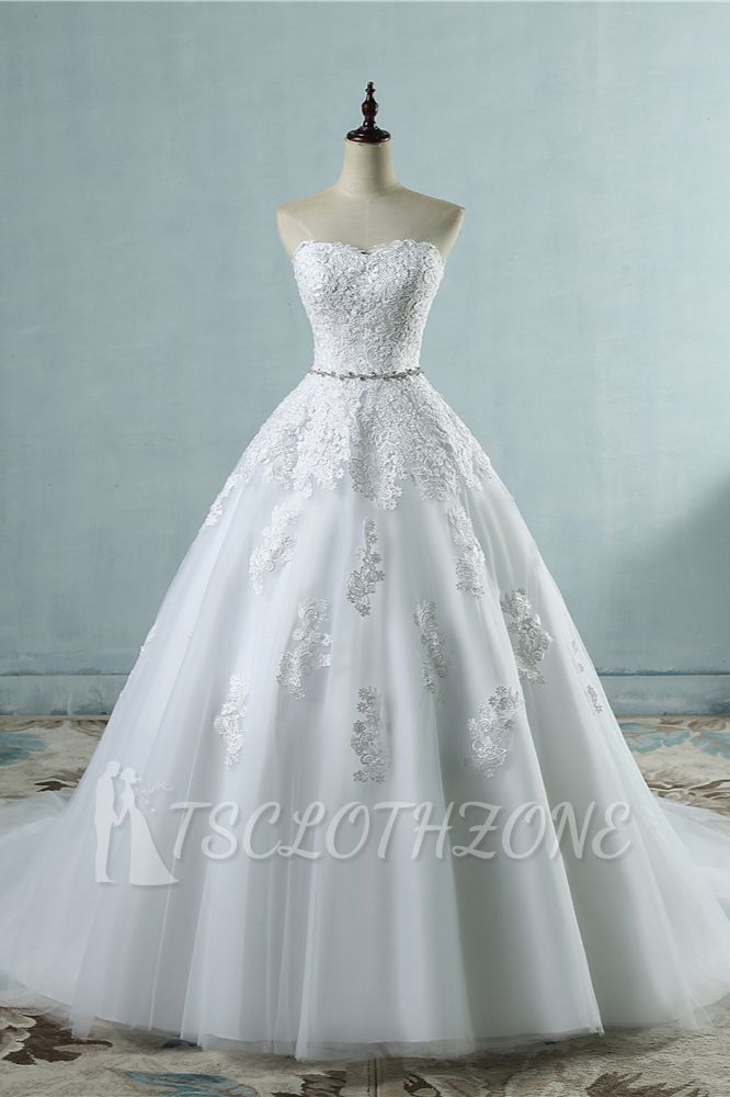 TsClothzone Sexy Strapless Sweetheart Tulle Wedding Dress Sleeveless Appliques Bridal Gowns with Beadings Sash