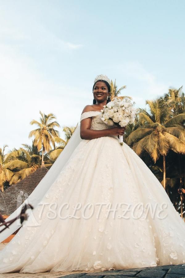 Designer wedding dresses with lace | Princess Wedding Dresses Online