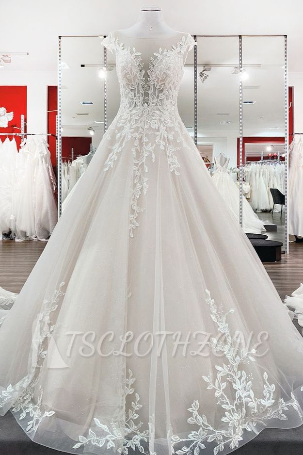 Vintage A-line Wedding Dress with Lace Appliques Jewel Tulle Ruffles Long Bridal Dress