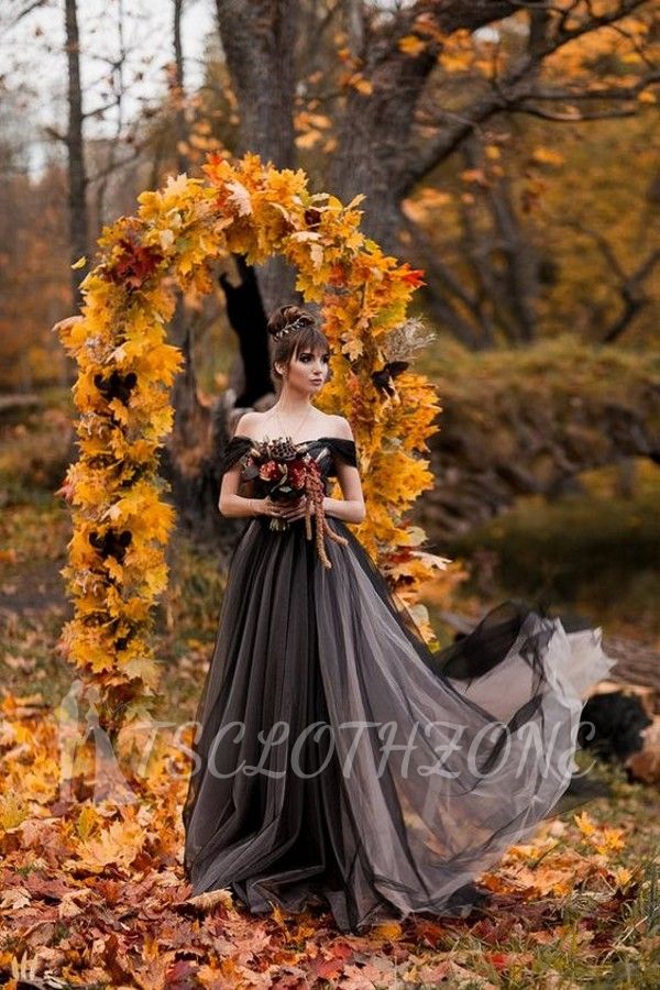 Glamorous Off Shoulser Tulle A-line Wedding Dress Lace Appliques