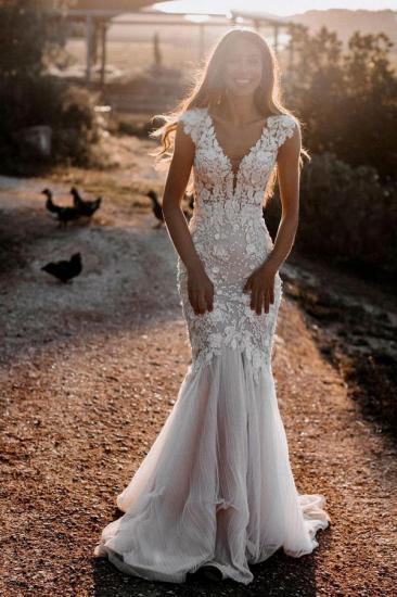 V-Neck Chic Floral Lace and Tulle Mermaid Wedding Dress