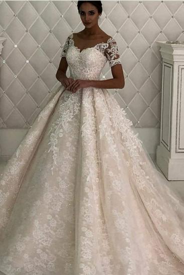 Wunderschönes A-Line-Brautkleid mit kurzen Ärmeln und V-Ausschnitt aus Elfenbein