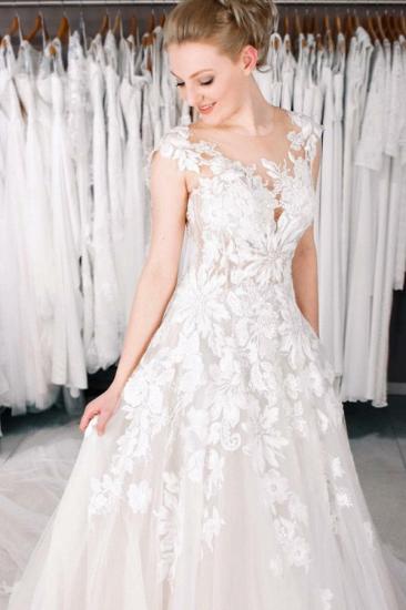 Romantic White Floral Lace V-Neck Sleeveless Tulle A-line Wedding Dress_1