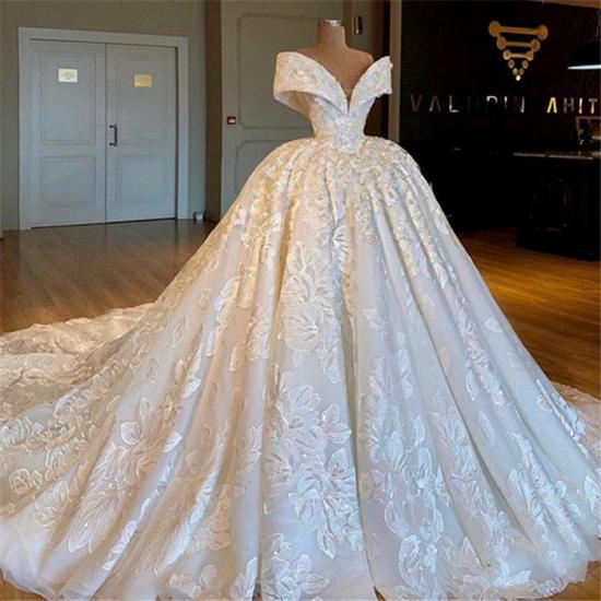 Wunderschöne schulterfreie Brautkleider aus Spitze | 2022 Braut-Ballkleid online_3