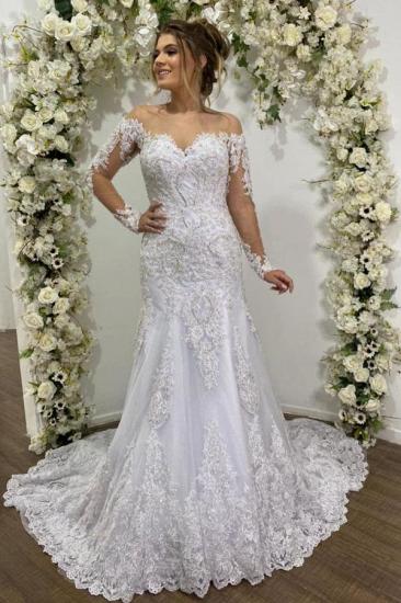 Elegantes weißes Brautkleid mit langen Ärmeln und Blumentüll