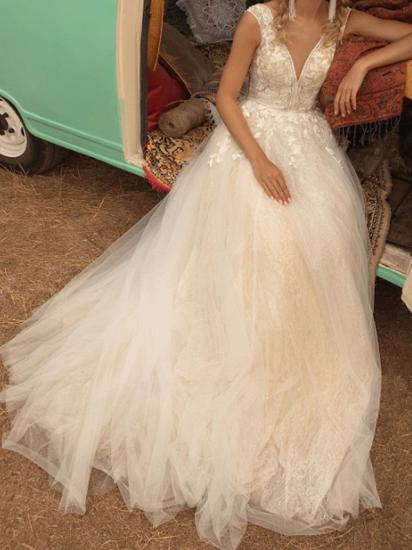 Country Plus Size A-Line Wedding Dress V-neck Lace Tulle Jersey Sleeveless Bridal Gowns with Sweep Train