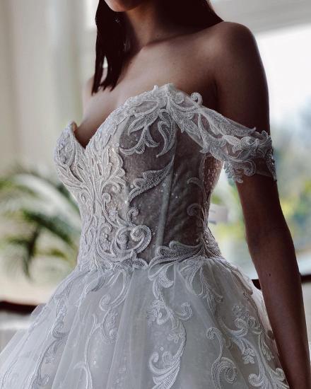 Charmantes schulterfreies Brautkleid aus Tüll mit Spitze in Weiß_5