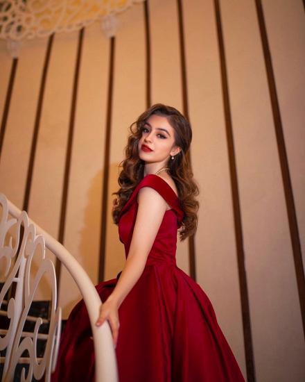 Elegantes rotes langes Abendkleid in A-Linie | Verträumtes Abschlussballkleid mit breiten Trägern_6
